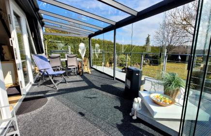 Wohlfühloase in der Eifel mit Weitblick in die Natur, Seenähe, Poolnutzung, Minigolf, Tennis und vieles mehr - Photo 4