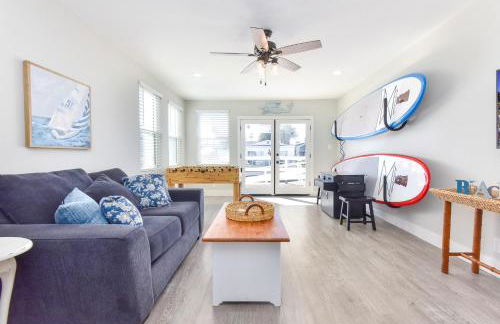 Sunset Island 3 Level Home on the Water sleeps 10 - Photo 8