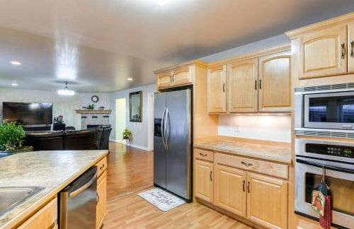 Anchorage Home about 8 Mi to Downtown! - Photo 11