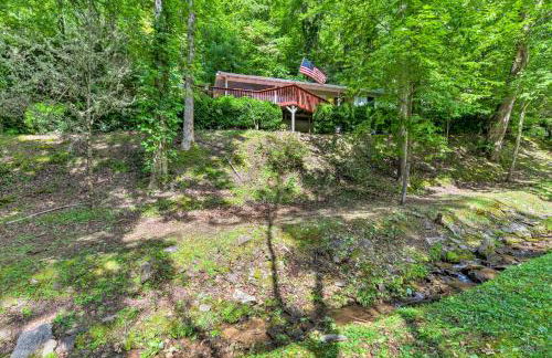 Smoky Mtn Cottage on Creek with Lanai and Forest Views - Foto 27