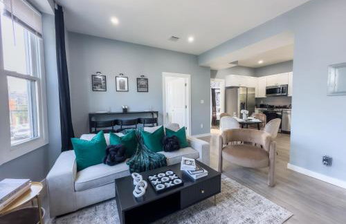 Stylish Secret, 1 FREE Parking, Sleeps 8, Walk to train and Red Bull Arena, 20 Percent OFF - Foto 1