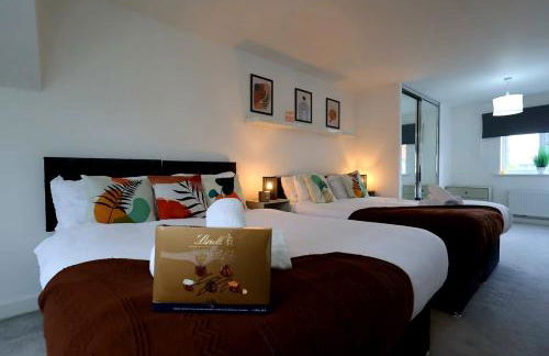 Spacious 4BR House with 2 Bathrooms and 1 WC ideal for Families, Professionals and Relocators near NEC, BHX, HS2 and JLR with Travel Cot, Pets Allowed and Free Parking - The Home Makers Hub - Foto 29