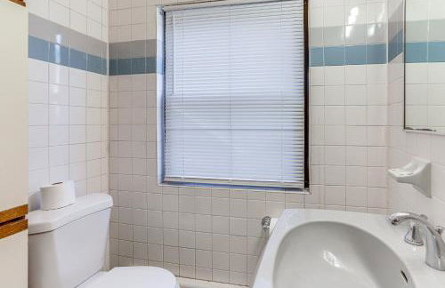 Striking Tudor Revival in Five Points District! - Foto 19