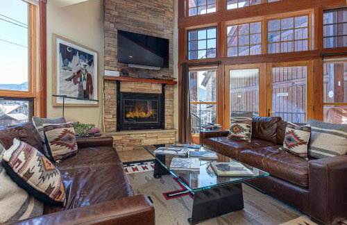 HotTub-Elkpoint-True Ski In Ski Out Family &Pet Friendly - Photo 2