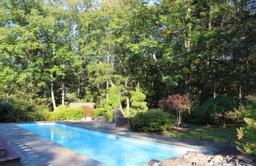 Woodstock Retreat- Heated Pool/Hot Tub/FirePit - Foto 1