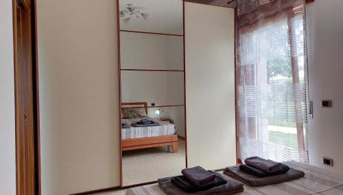 LotusNest - Casa Privata - Letto Matrimoniale, Parcheggio, Treno - Foto 5, wardrobe