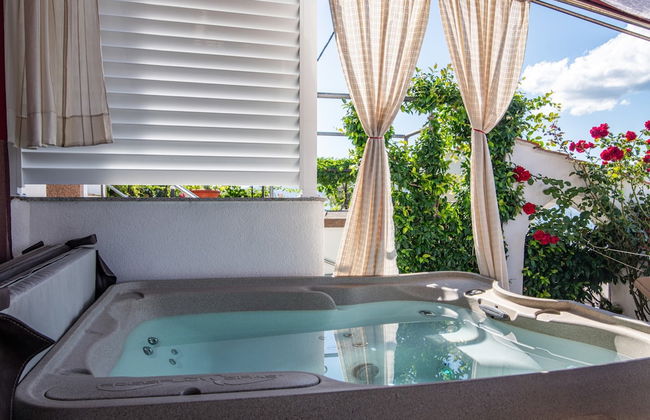 Modern Apartment in Arbanija with Hot Tub - Foto 25