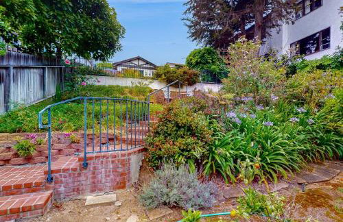 La Jolla Historic Gem, Hot Tub, Game Room, Garden Oasis with Firepit & Courtyard Dining - Foto 13