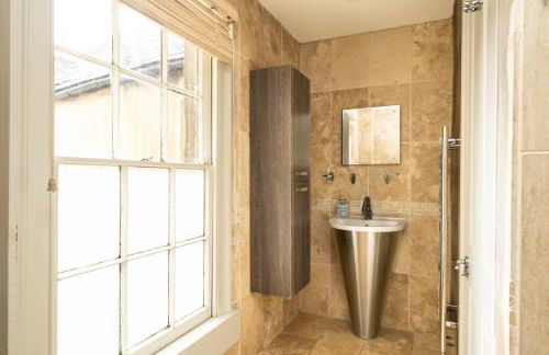 Look No Further The Stable Block in Beautiful Beaufort House 2 Bedrooms - Photo 5