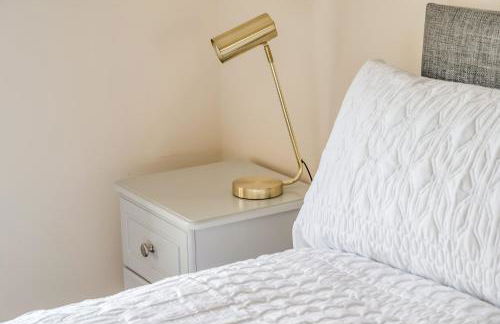 Stylish & spacious 3 bedroom entire house in Lisburn with parking - Foto 19