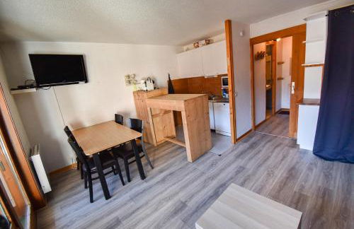 L'Enchalpe, Grand et lumineux studio avec coin montagne 5 personnes, 60m des pistes, PISCINE COUVERTE, WIFI, grand balcon expo EST, DRAPS NON COMPRIS - Foto 5