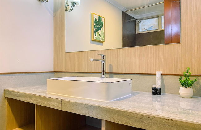 Cozy 2 Bedrooms Sudirman Tower Apartment by Travelio - Foto 18