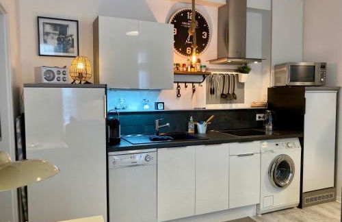 Living at Saarpartments - AdultsOnly - Business & Holiday Homes with Kitchen for Long- and Short Term stay, 3 min to St Johanner Markt and Points of Interest - Foto 3