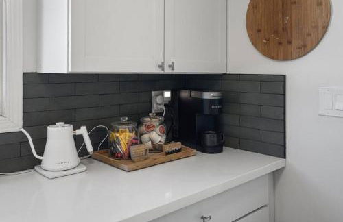 15 min to JT Park Hot Tub Cute Design Full Kitchen - Foto 30