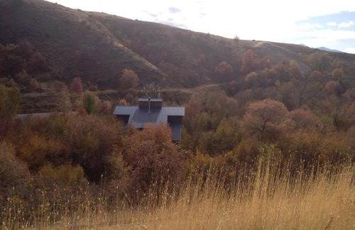 Stately and Unique Cabin Rental with a Wood-Burning Stove near Logan, Utah - Foto 5