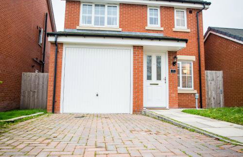 Comfortable 3-bedroom Bolton home - Photo 3