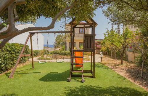 Family seaside Kladissos Villa with private heated pool! - Photo 46