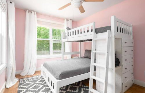 Peaceful & Spacious Modern Home - Lake Views! - Foto 22