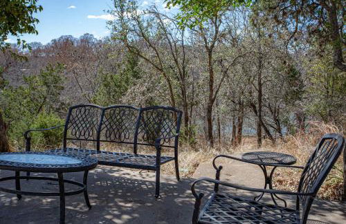 Cozy 2BR Cabin - King Bed Bunks Fire Pit & BBQ - Foto 19