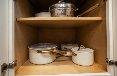 Fun & Renovated Artsy Downtown Apt Dog Friendly with Fully Fenced Backyard and Private Parking - Foto 41