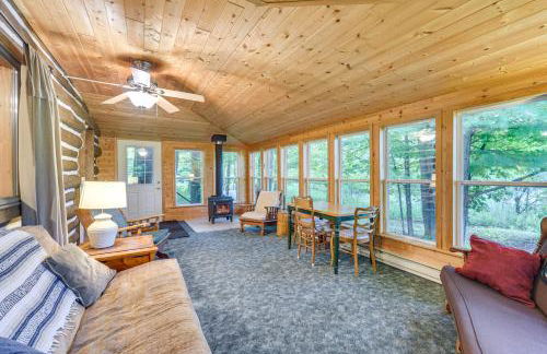 Authentic Log Cabin with Private Pond in Glidden - Foto 16