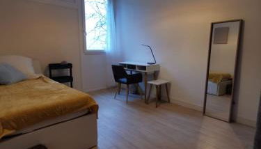 Nantes RENAUDIERE - Proche Parc Expo Stade Beaujoire - Wifi - Parking - Tramway bus - Foto 2