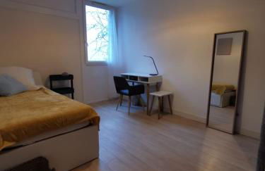 Nantes RENAUDIERE - Proche Parc Expo Stade Beaujoire - Wifi - Parking - Tramway bus - Foto 2