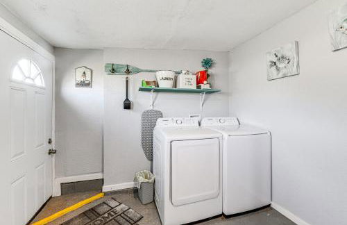 Updated Home 2 Mi to Beach in Crescent City! - Foto 20