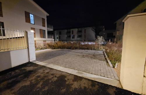 Genas Azieu - Le Chalet, La Bastide, Le Loft, Le Mas et la Paillote - Foto 35