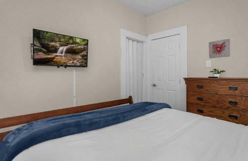 Modern 2BR near DT, 8min walk to Park&Conservatory - Foto 8