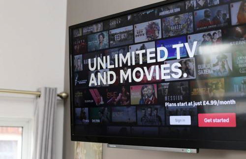 The Hot Tub Townhouse by Holiday Heim - Photo 52