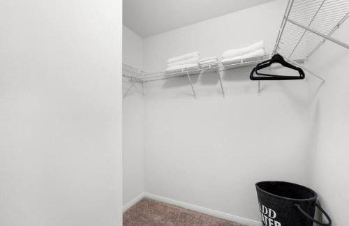 Lovely & coxy 2BR/2BA! 5MIN to Disney! - Photo 26