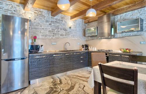 Villa Patrick-Luxury stone house in the center of Istria - Photo 29