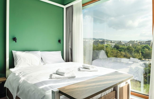 Zeus is Loose Hostel - Photo 43