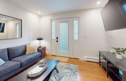 Modern Renovated 1BR with Pvt Entrance, Prime Loc - Foto 1