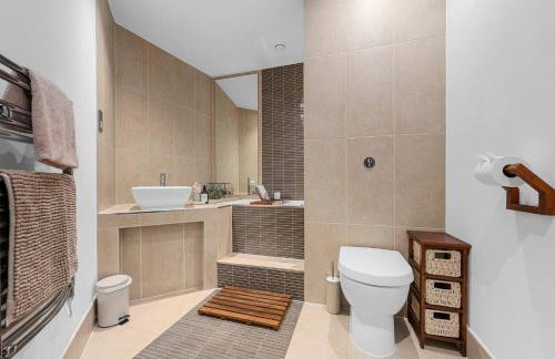 Cityscape MCR Skyline- 2BR, free parking, views - Foto 9