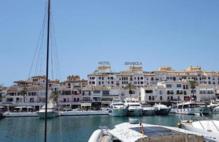 by RIVA - Spectacular Studio in Medina Garden of Puerto Banus - Foto 28