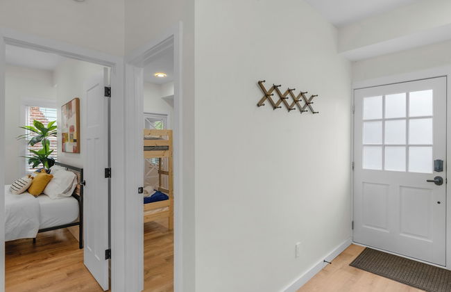 Stylish 4BR Haven Backyard and Fire Pit - Foto 27