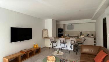 Rez-de-villa avec terrasse privative sur jardin - Photo 4