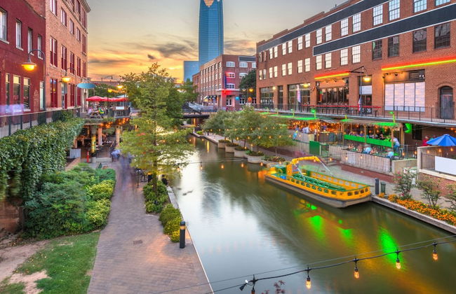 Vintage Gem in Prime Location Cozy 1BR Oasis - Photo 28