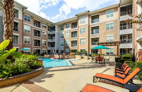 Gorgeous Furnished Apartments near Texas Medical Center & NRG Stadium - Photo 27