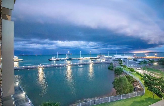 Waterfront Retreat Ocean Views Pool Balcony - Photo 19