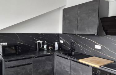 Luxsuite Still und Komfort 2 Balkon Elektrogrill Tischfussball TV-75 Zoll - Foto 33