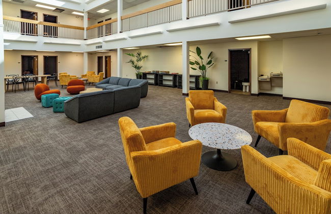 Brewster Hall - Photo 15