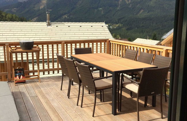 Lavish Wooded Chalet with Sauna & Hot Tub in Hohentauern - Photo 14