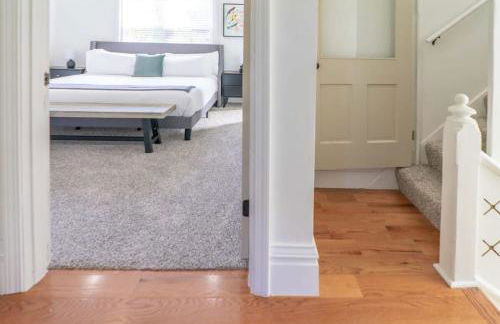 Spacious and Cozy St Louis Gem ABODEbucks - Photo 26