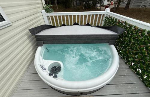 LuxeHaven at Tattershall Lakes Park with Hot Tub - Foto 53