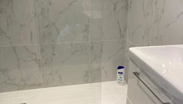 T4 rénové vue montagne hyper centre 3 chambres climatisation - Foto 3, Shower