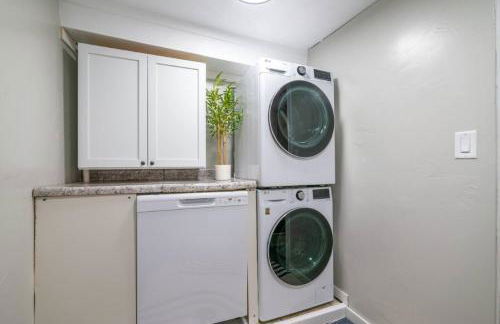 Pool Table, Arcade, Darts, 3 Car Garage, Sleeps 20 - Photo 60