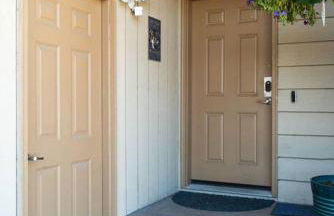 Alaskan WolfDen Close to airport centrally located - Photo 26